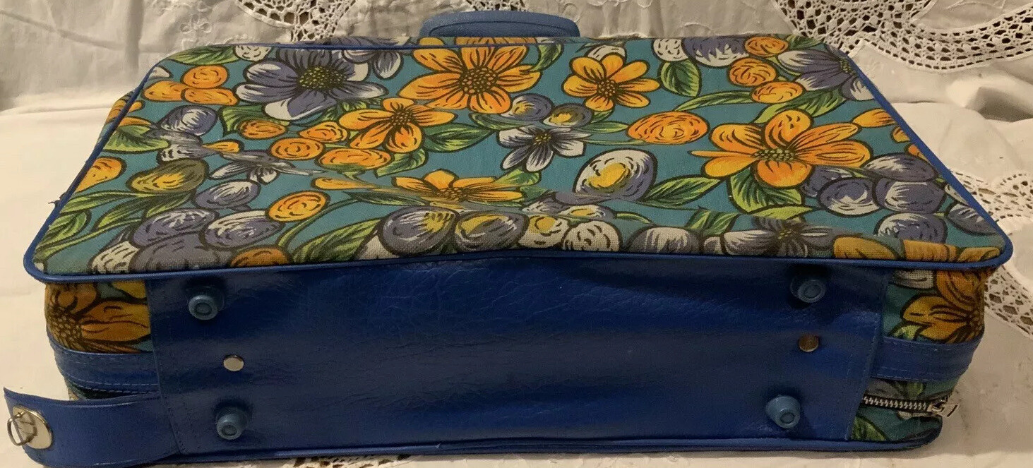 Vtg Peter’s Bantam Travelware Suitcase 70’s Floral Pattern Flower Power Mod Aqua