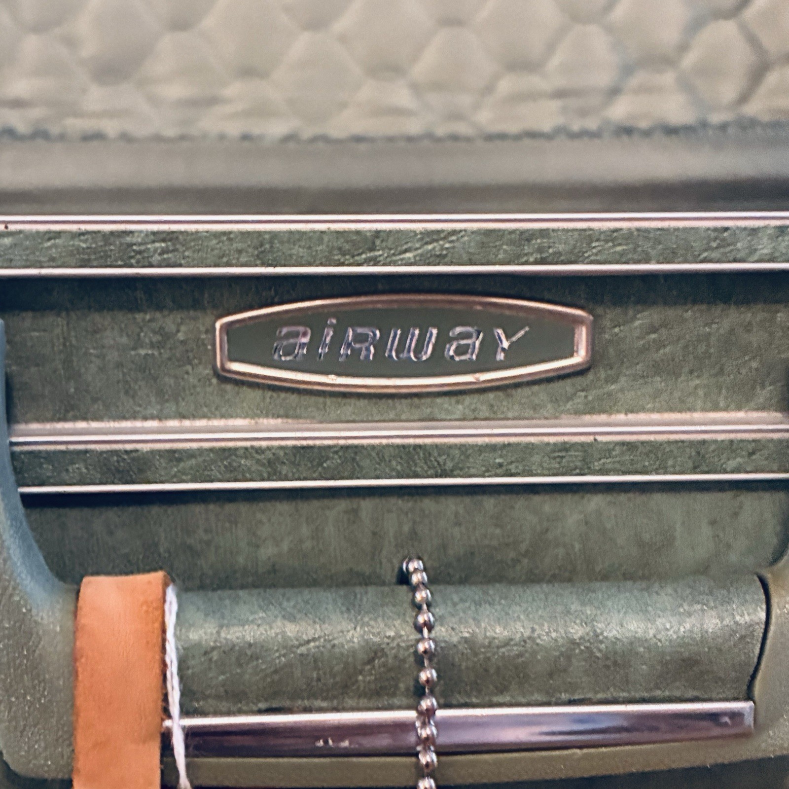 Airway Industries VTG Hardshell Luggage Case 28″ Pullman Lock Key Green w/ Box