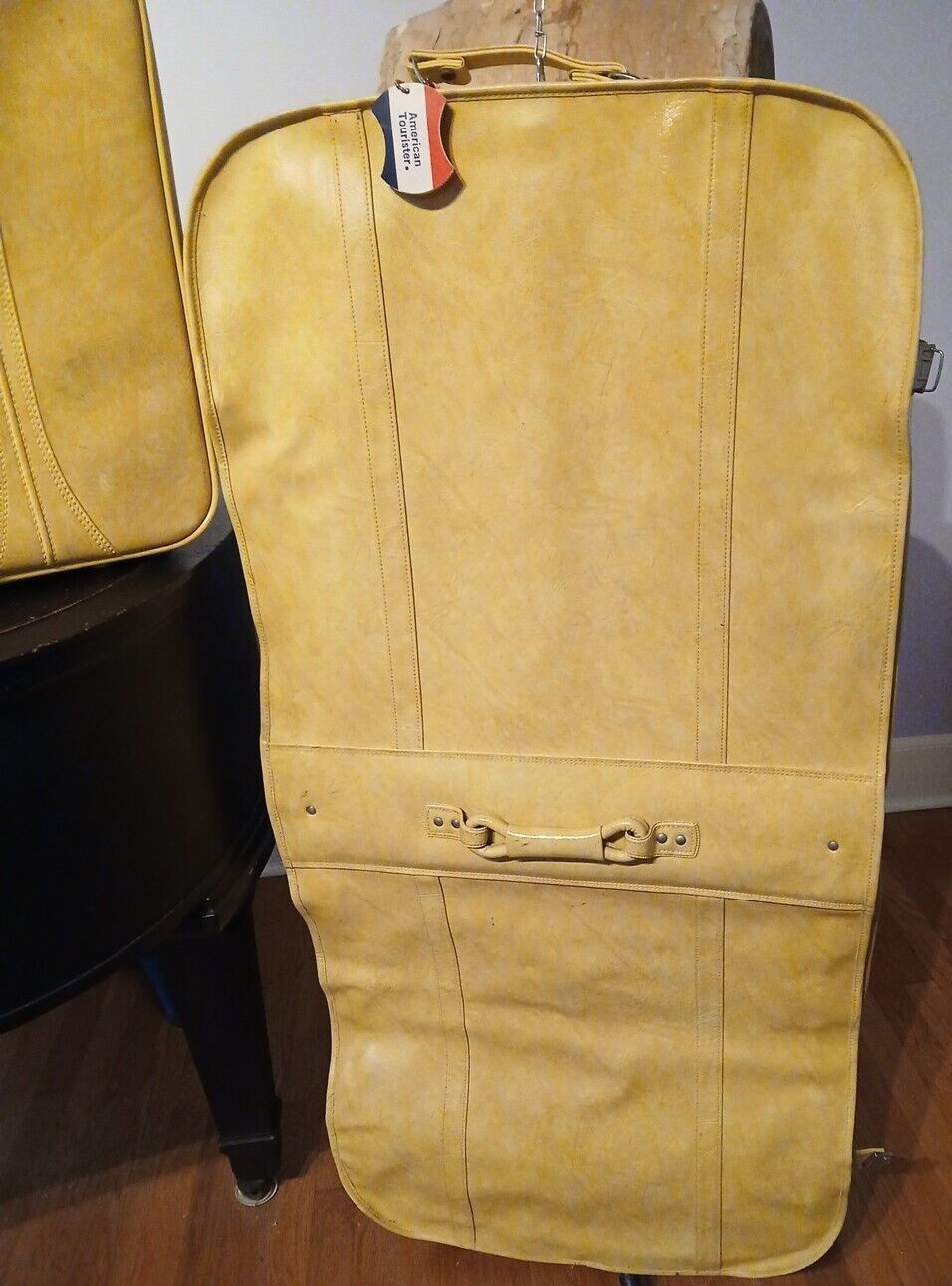 1975 2 American Tourister Escort Luggage & Suit/Dress Hanger w/ HANGERS Yellow
