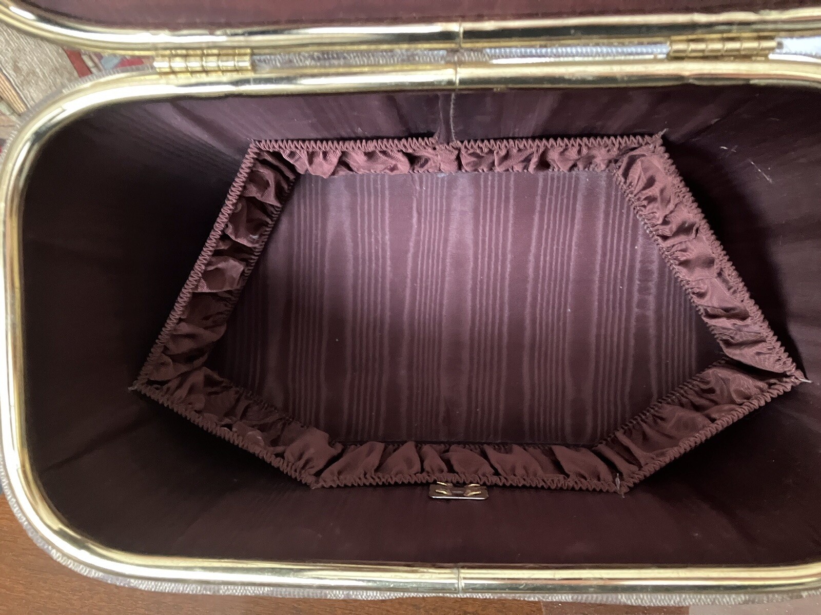 Vintage Train/Travel Cosmetics/Toiletries Case (see description)