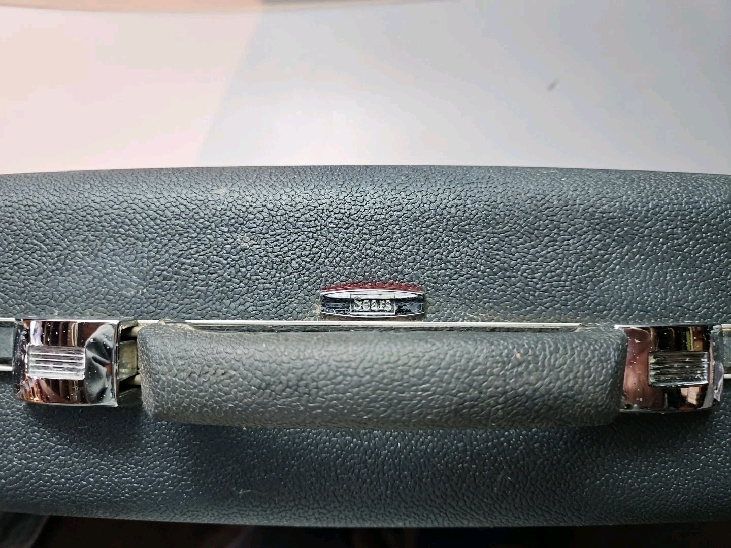 Briefcase Vintage Sears Forecast Gray – great condition No Keys