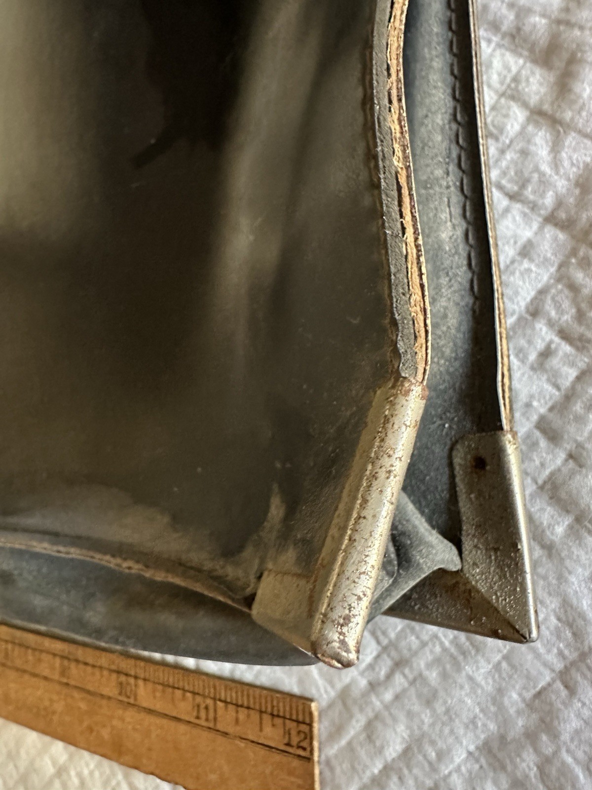 Vintage 11″ x 16″ Leather Zipper Close Portfolio Case Made by Berlad Ltd Israel