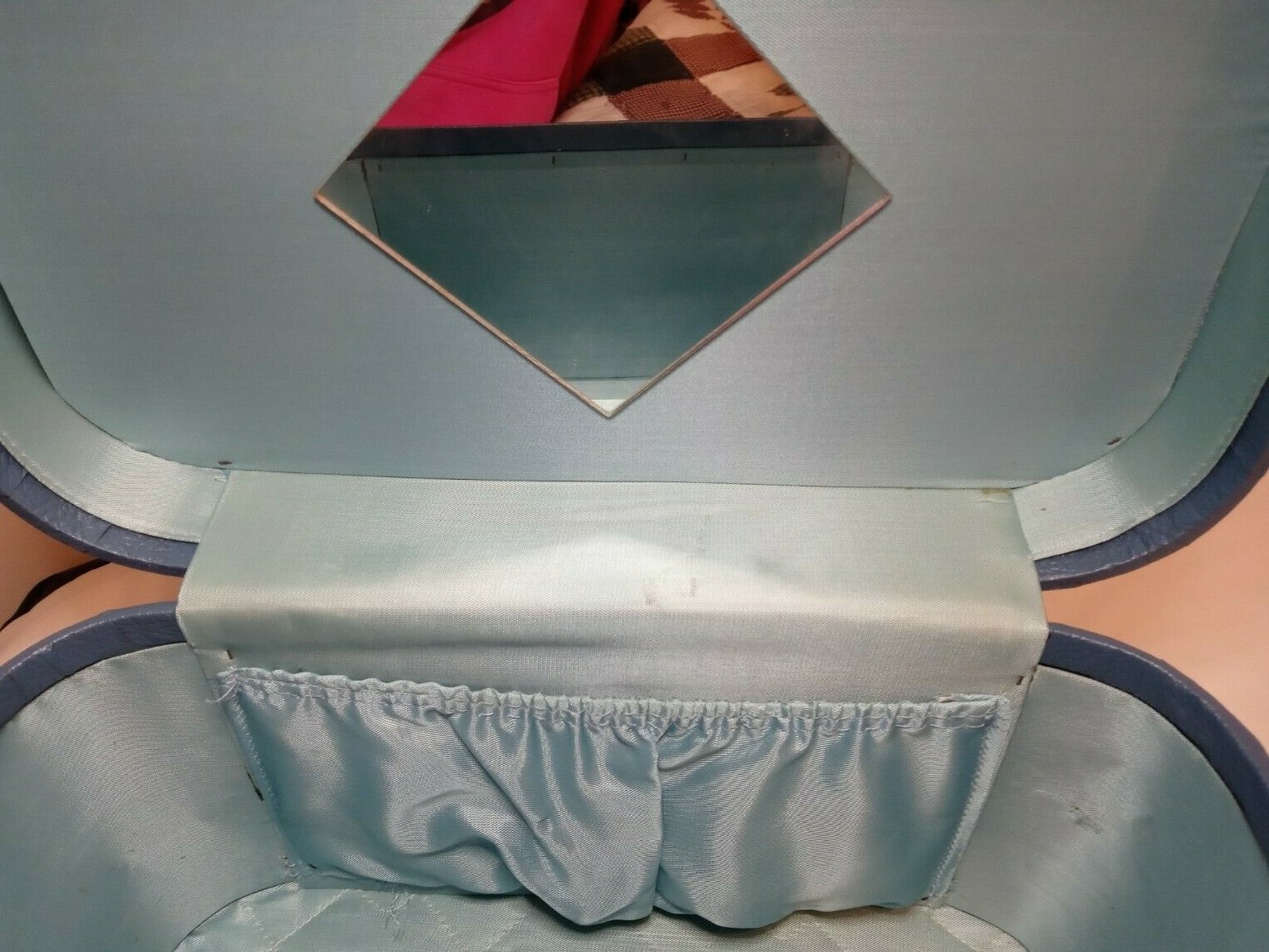 Carilite Vintage Hard Cosmetic Suitcase w/Mirrror