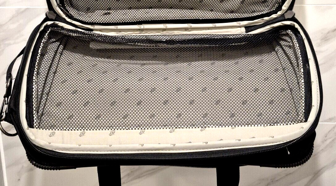 Vtg American Tourister Black Triumph Carry On Bag Padded Shoulder Strap 18x12x8