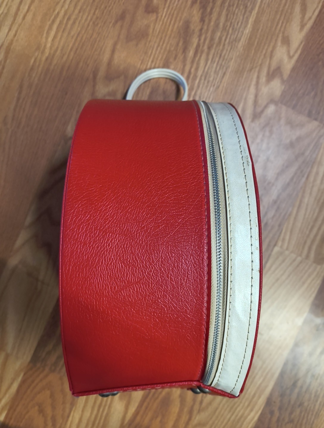 Vintage Munro Teen Travel Hat Box Round Suitcase Red Zipper Case The Higbee Co