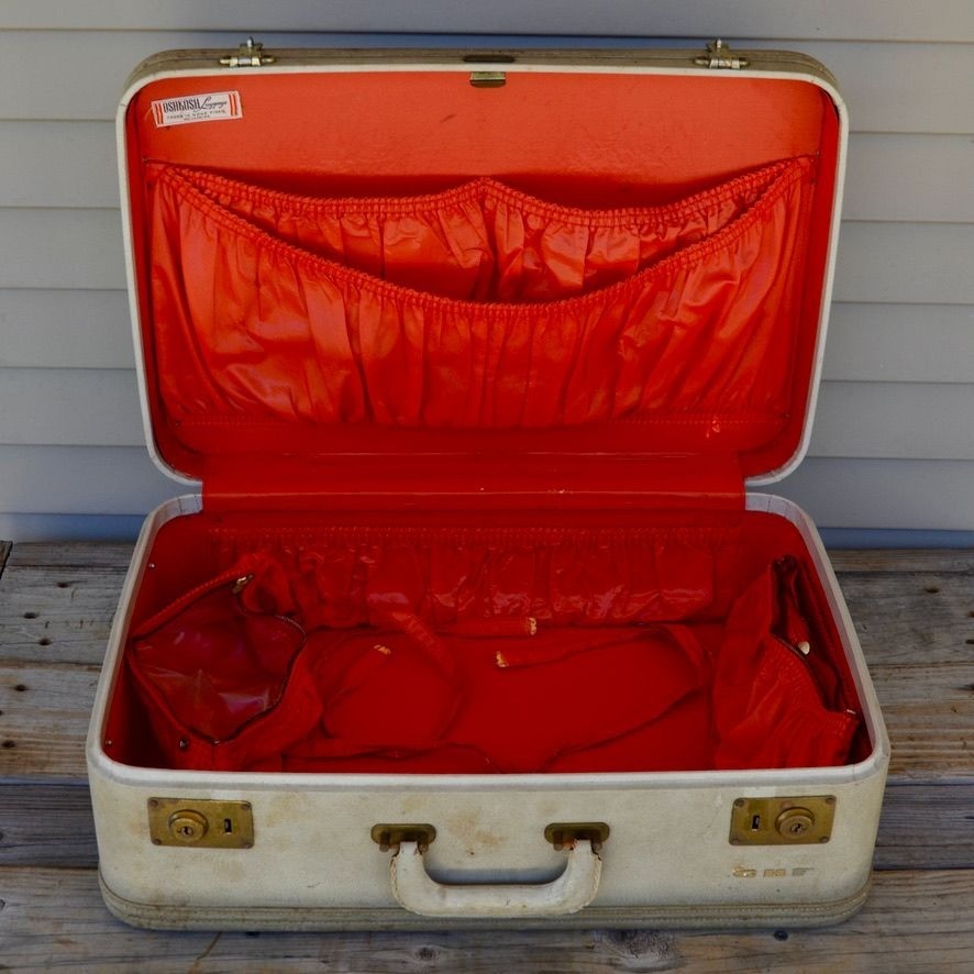 Lot 2 Vintage Oshkosh Luggage Suitcases Cream w/ Red Lining 1950-60’s Set