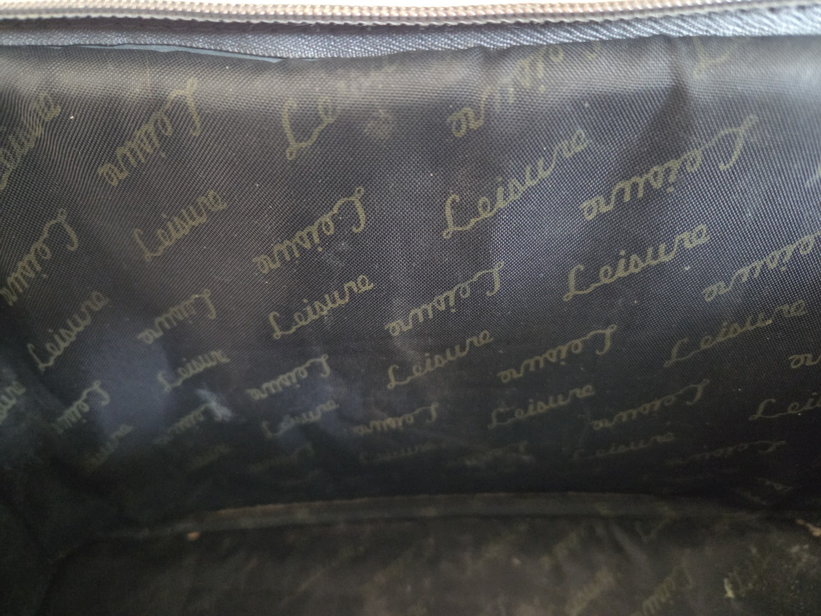 Near Mint Vintage 1980s Leisure Tapestry Train Case Makeup Travel Strap 14″, Vtg