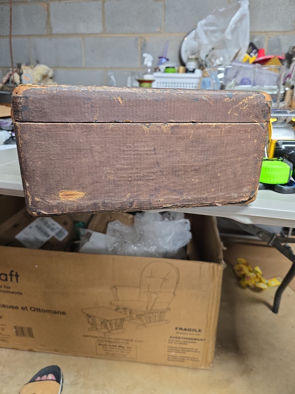 Vtg Travel Case Fabric Over Wood Lock And Latches No Key.