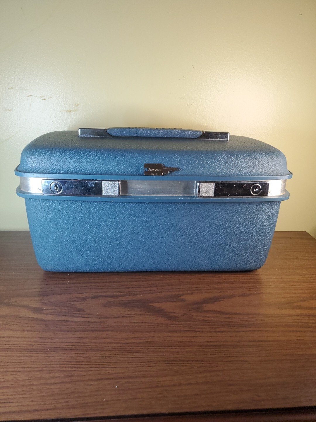 Vintage Samsonite Silhouette Ladies Beauty Case, Blue Color
