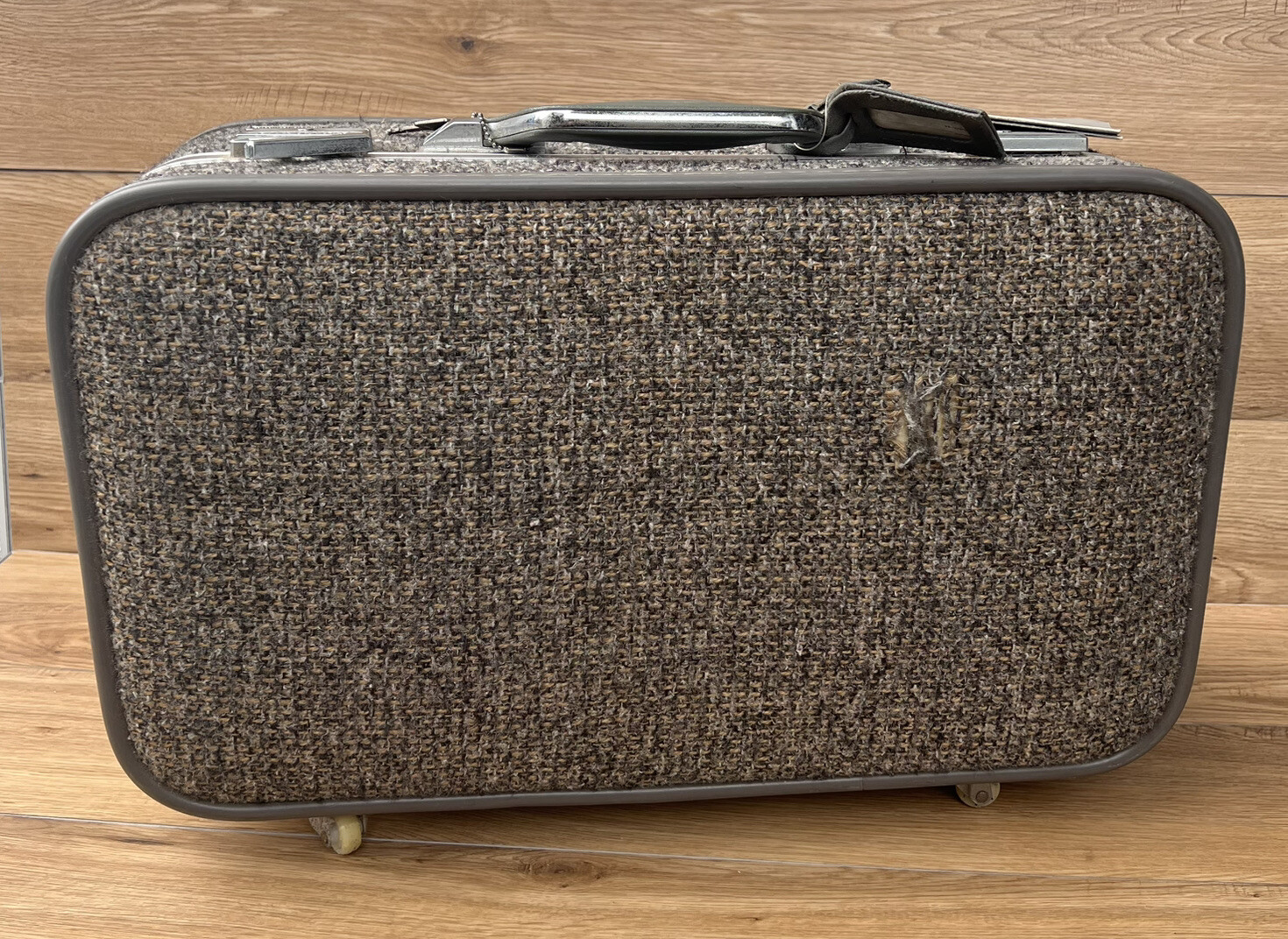 VINTAGE 80’s Amelia Earhart British Tweeds Luxury Series Luggage Suitcase w Tags