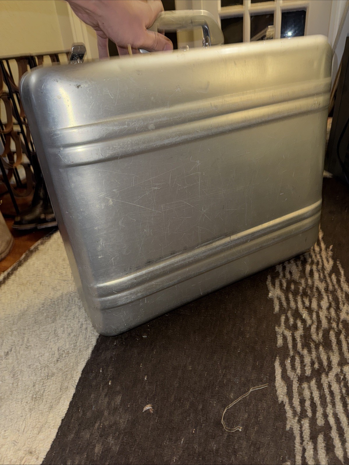 Vintage Zero Halliburton Silver Aluminum Briefcase Suitcase 21x17x7.5