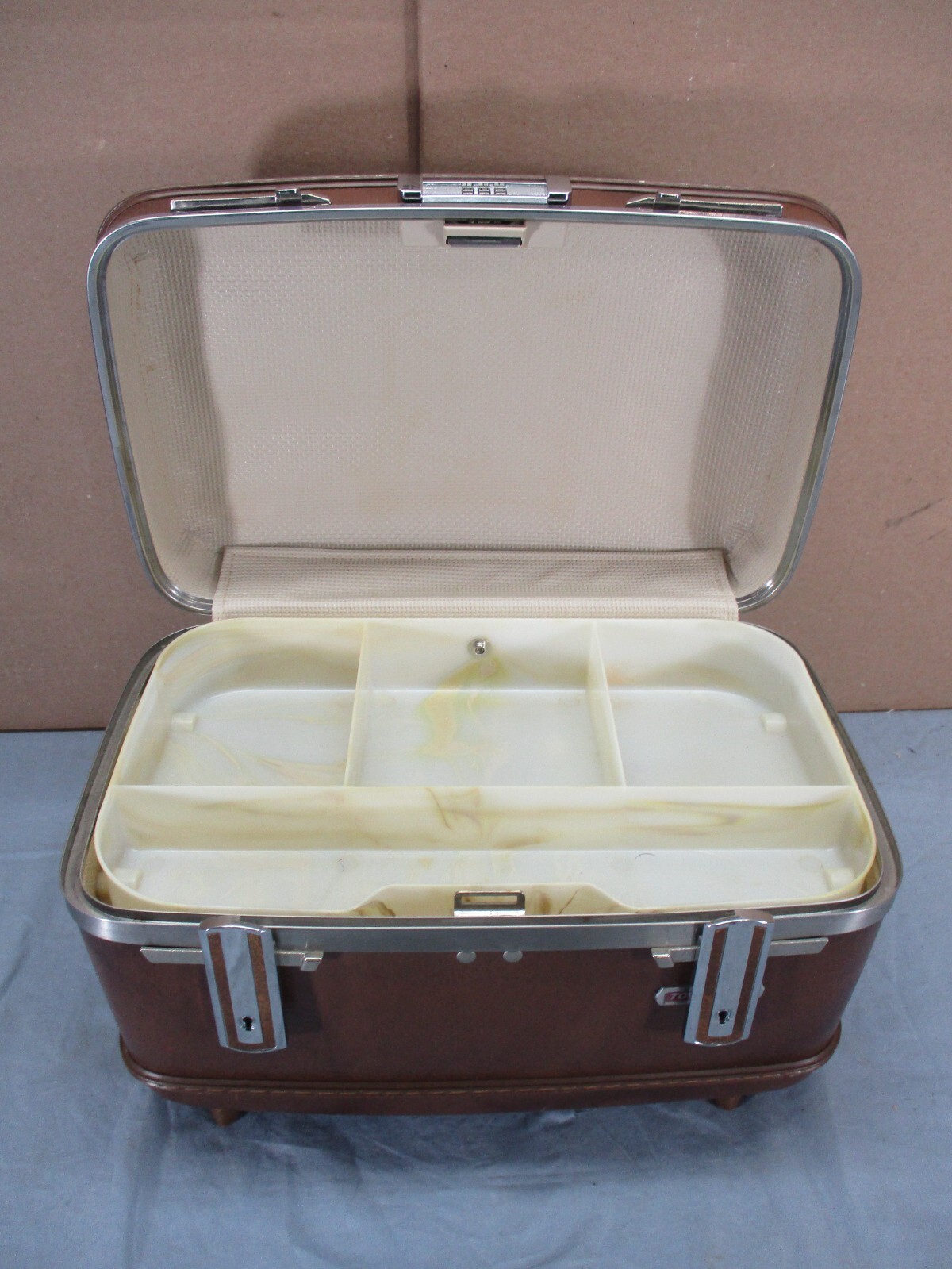 Vtg American Tourister Hard Shell Train Cosmetic Case Make Up Suitcase w/ Tray
