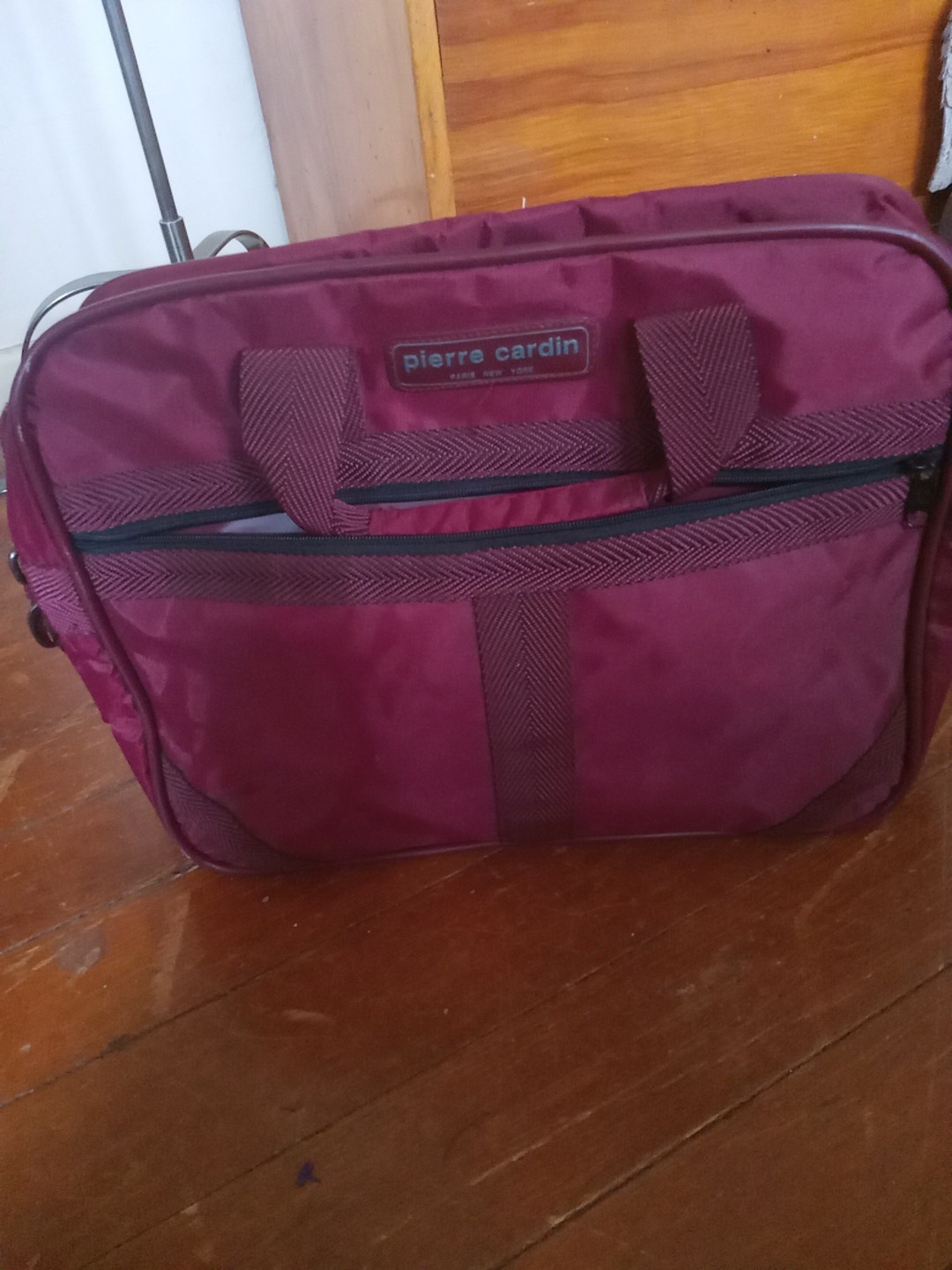 VTG Pierre Cardin Nylon Travel Bag Paris New York Burgundy 1 Piece 23×14.