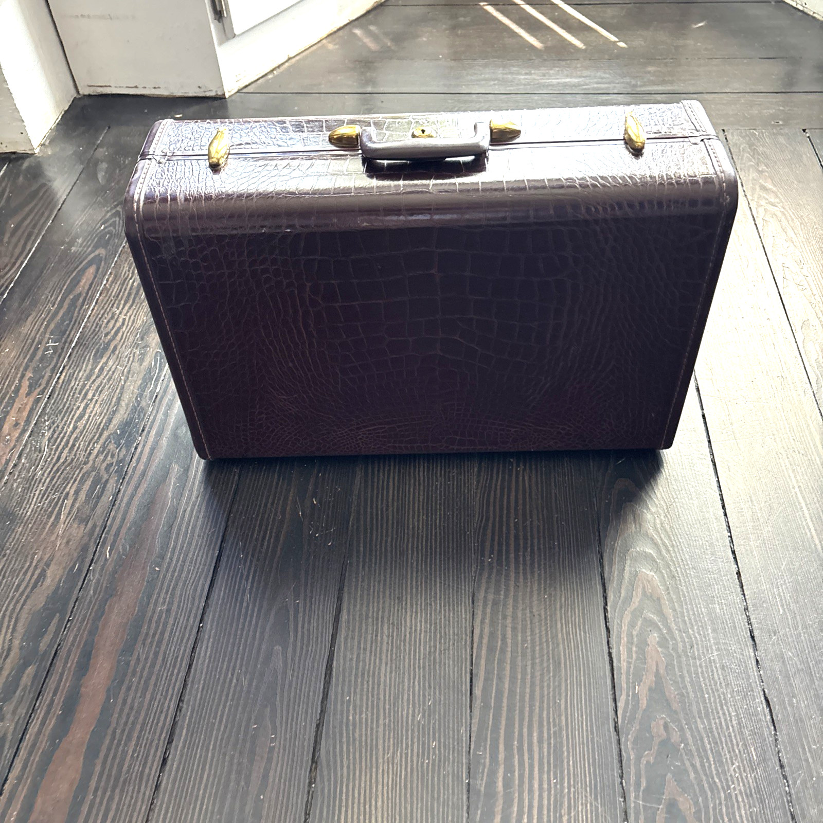 Vtg MCM Samsonite Faux Alligator Hard Suitcase Luggage 4121 Circa 1940s EUC