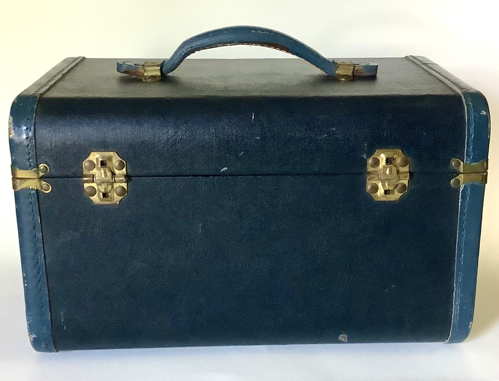 TRAIN CASE Vtg TRUNK Navy Blue with Mirror and Interior Fitted Tray CLEAN 5 lbs