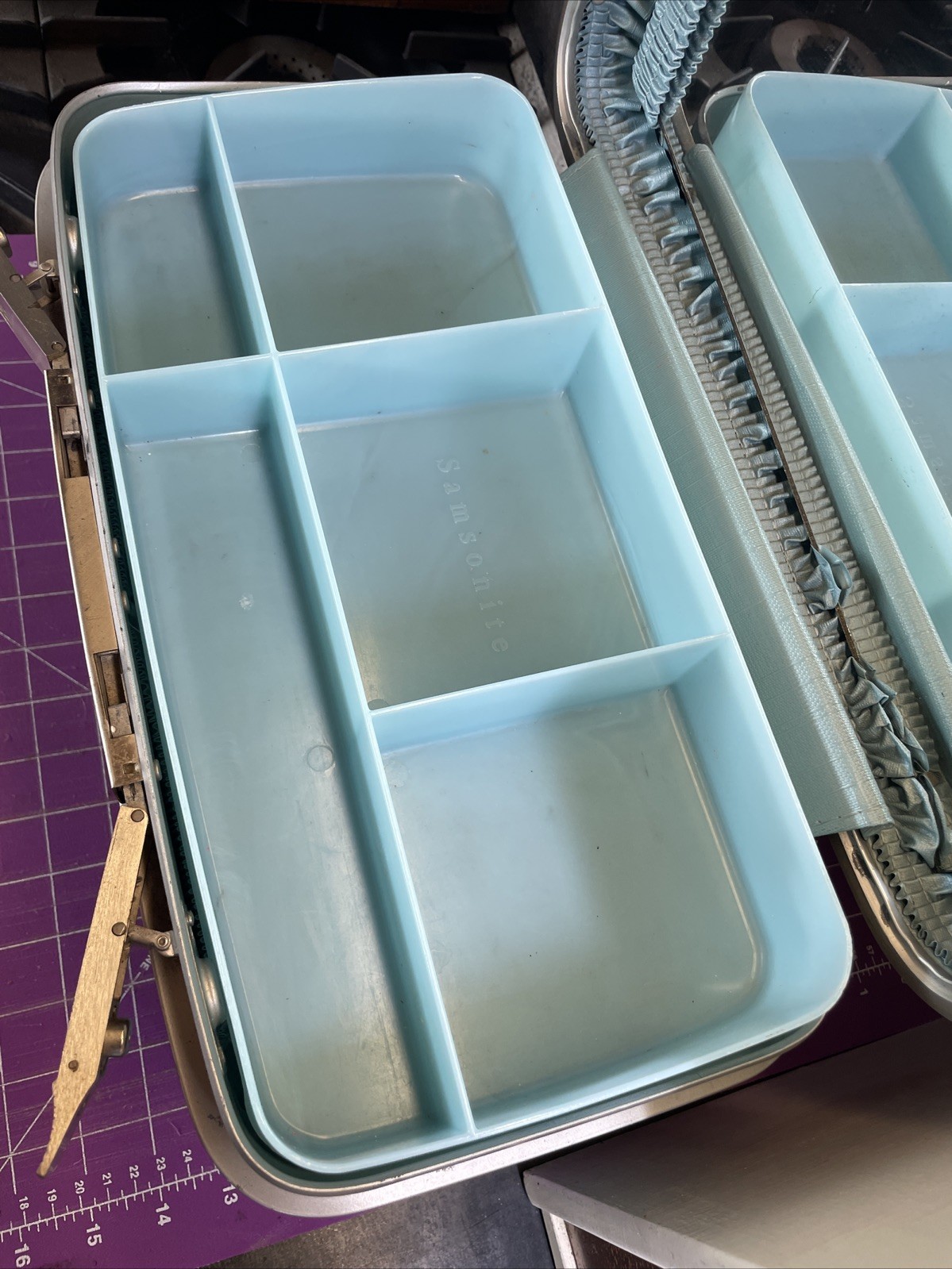Vintage Royal Traveller Train Case Luggage Vanity Cosmetic Makeup W Tray Blue