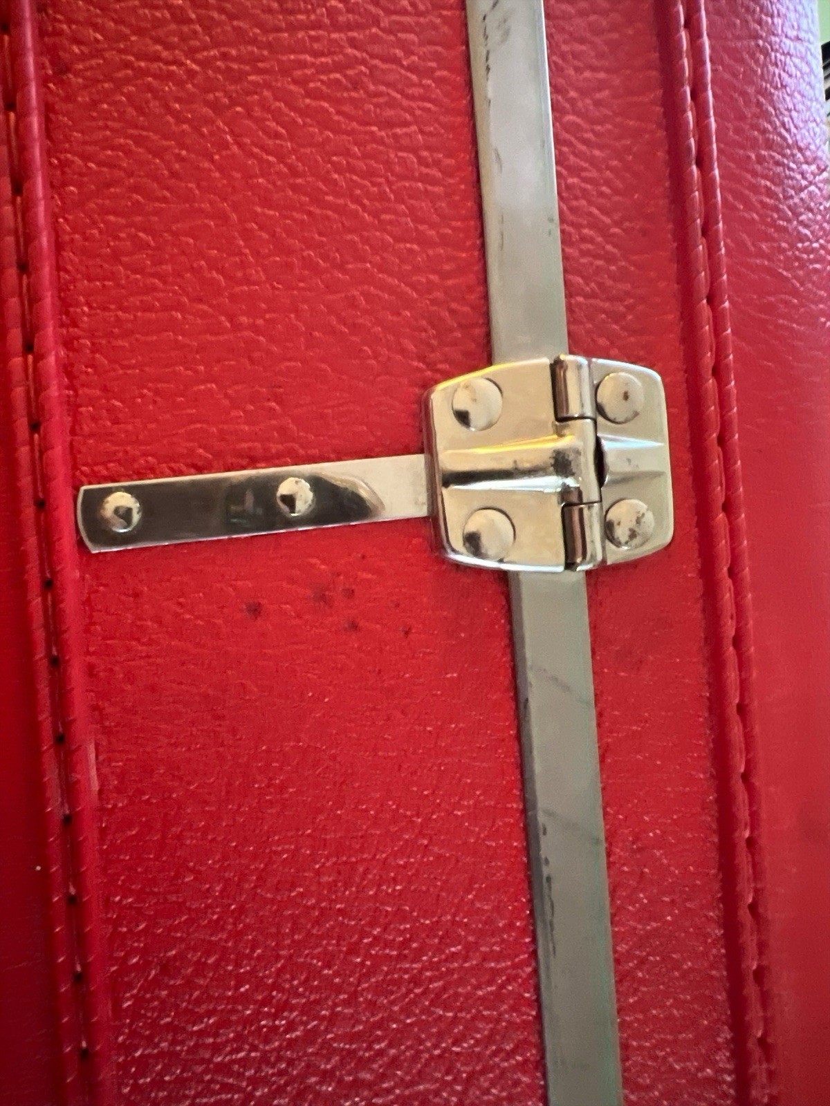 Vintage AMERICAN TOURISTER “TIARA” RED HARD-SHELL SUITCASE 24″ X 17″ X 8″ 1960s