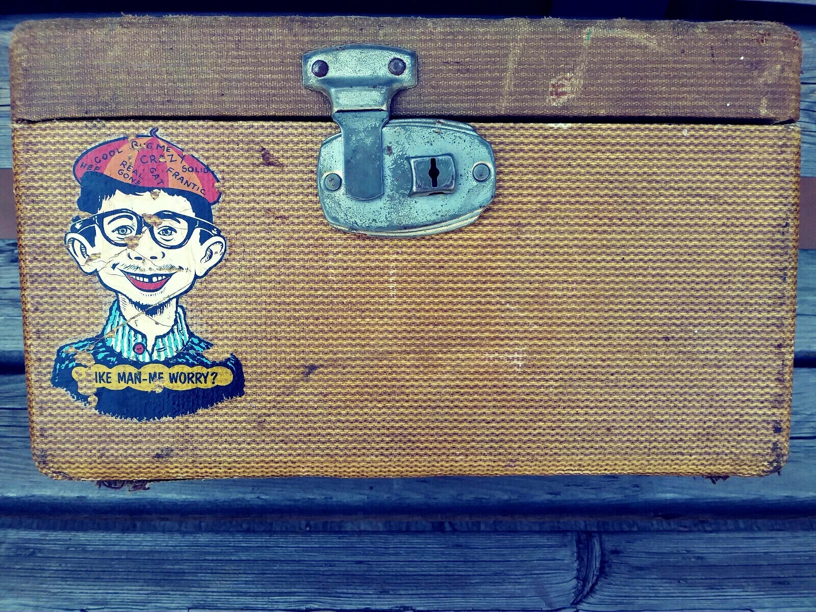 Vintage Train Cases Alfred Neuman “ME WORRY?” Decal Mad Mag, Antique Rice Straw