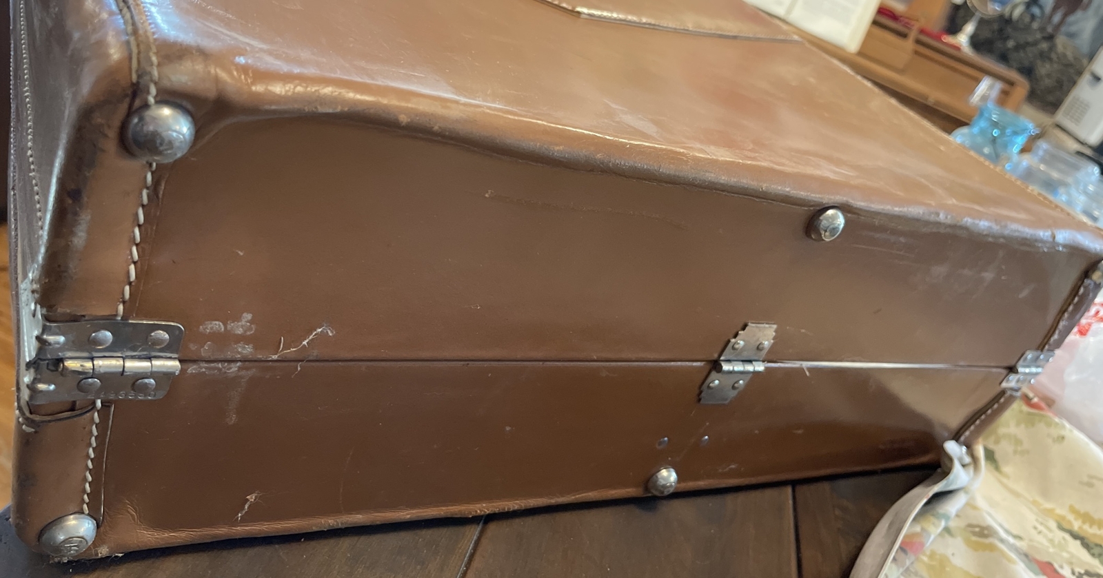 Vintage Wheary Leather Suitcase Double Handle W/Jacket Hanger 24” X 18” Big Nice