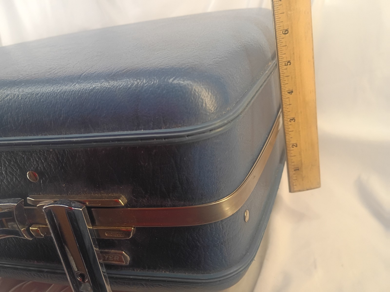 Vintage 1960s 70s American Tourister Hard Shell Luggage Suitcase Blue WITH KEYS