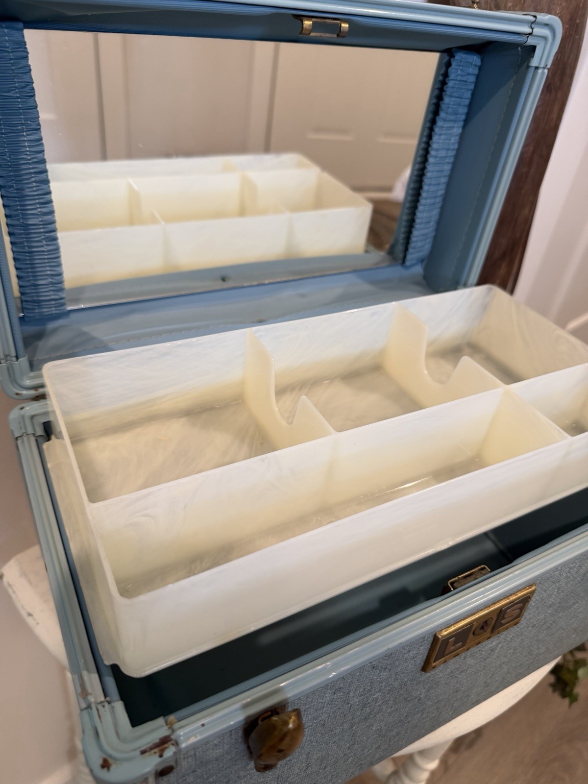 VINTAGE SAMSONITE STREAMLITE BLUE TRAVEL CASE WITH TRAY