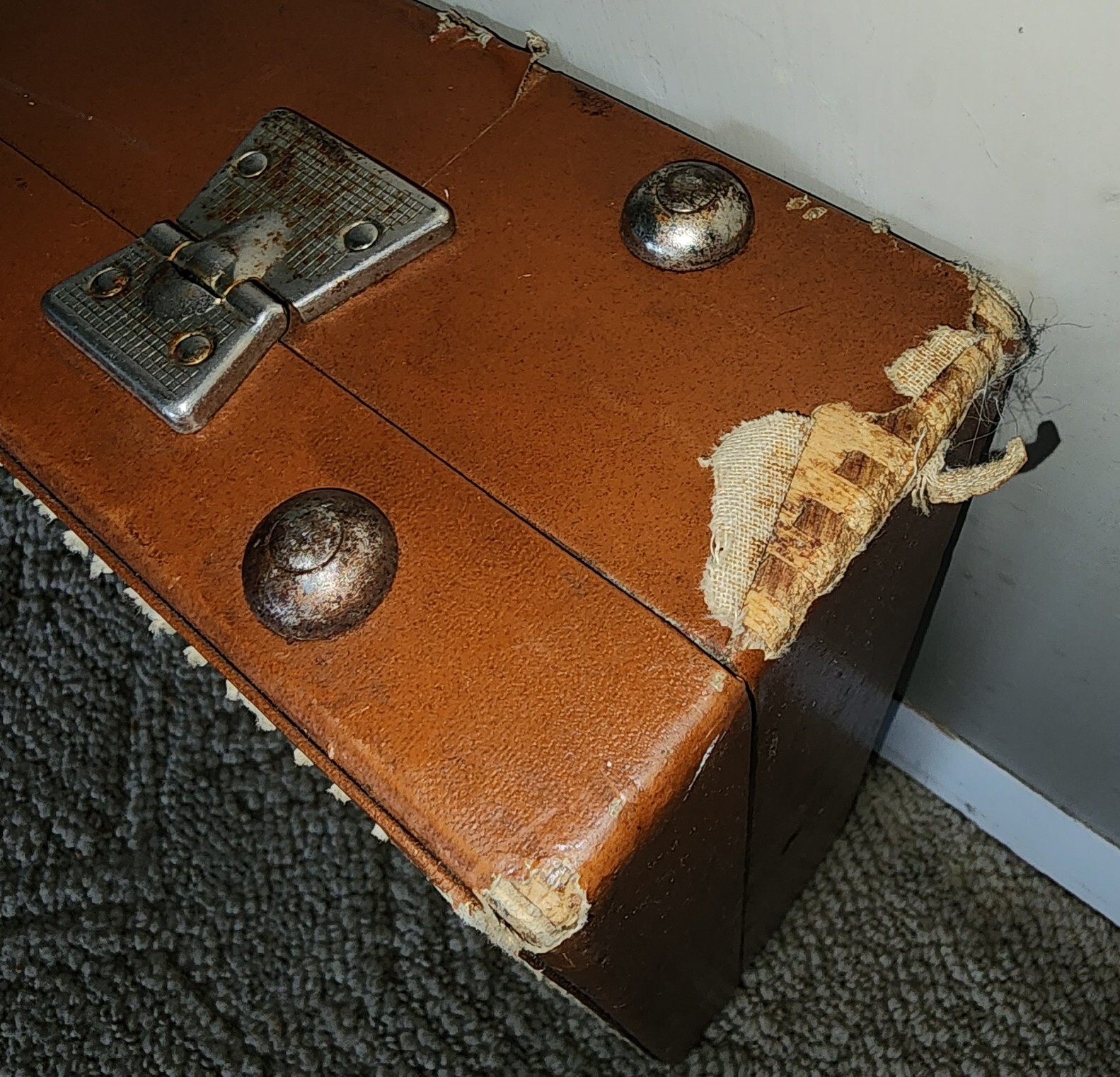 Vintage Brown Travel Joy Wood? Small Suitcase or Large Briefcase with Key
