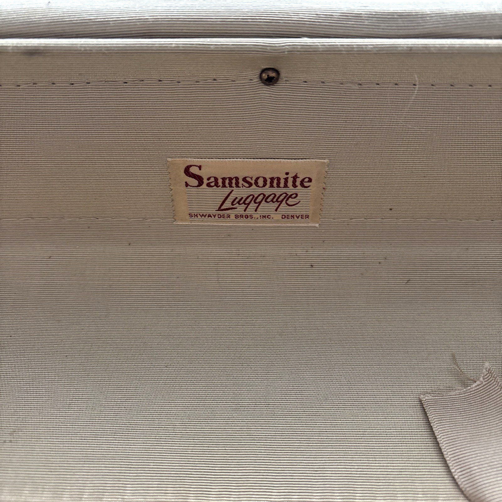 Vtg MCM Samsonite Faux Alligator Hard Suitcase Luggage 4121 Circa 1940s EUC