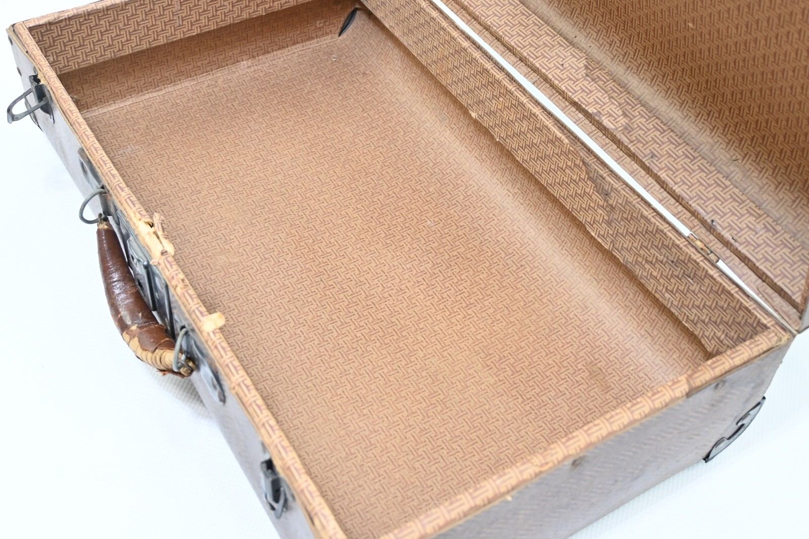 Antique/Vintage Valise Suitcase Luggage Brown Travel Trunk Eagle Lock