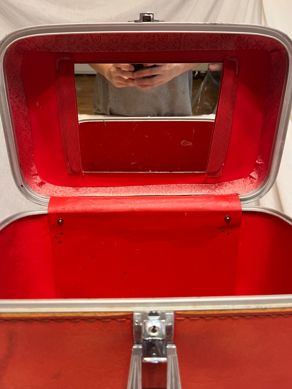 Sears Featherlite Red Train Vanity Case Vintage Luggage – No Keys