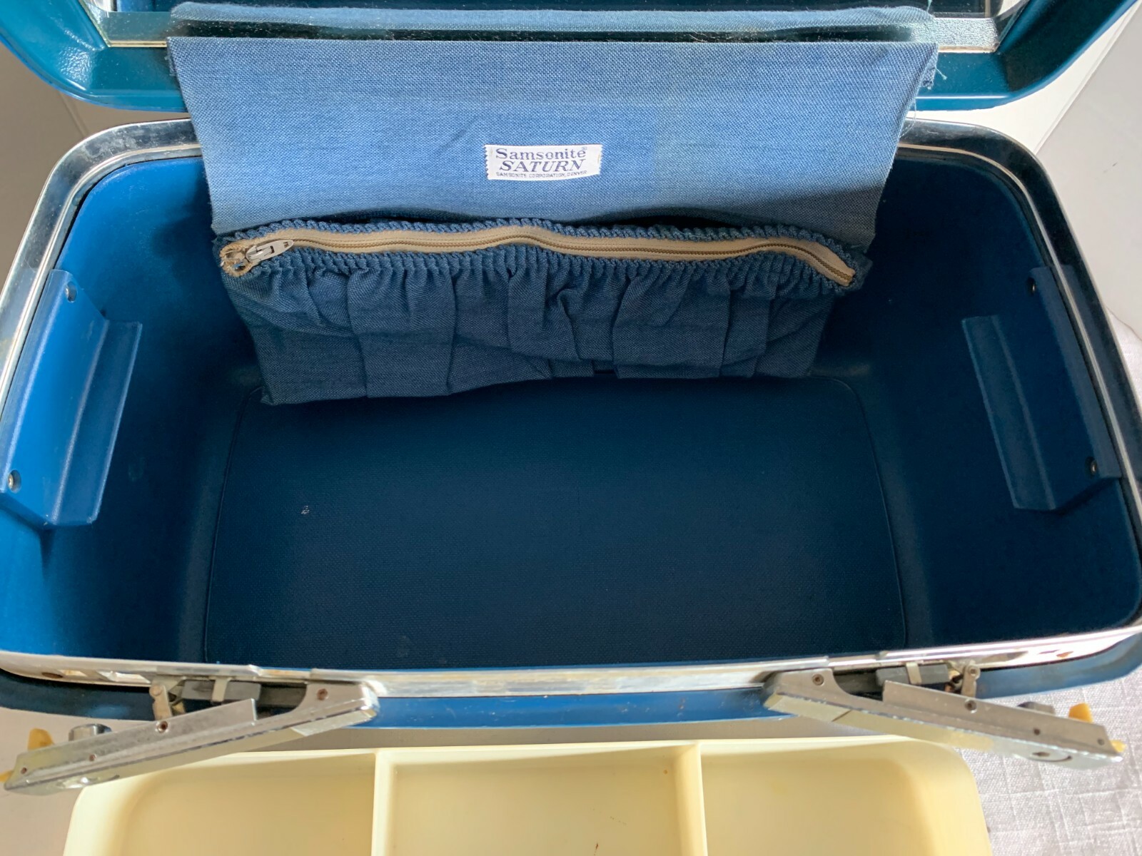 Vintage Blue Samsonite Saturn Hard Makeup Train Case Luggage Accessories Bag