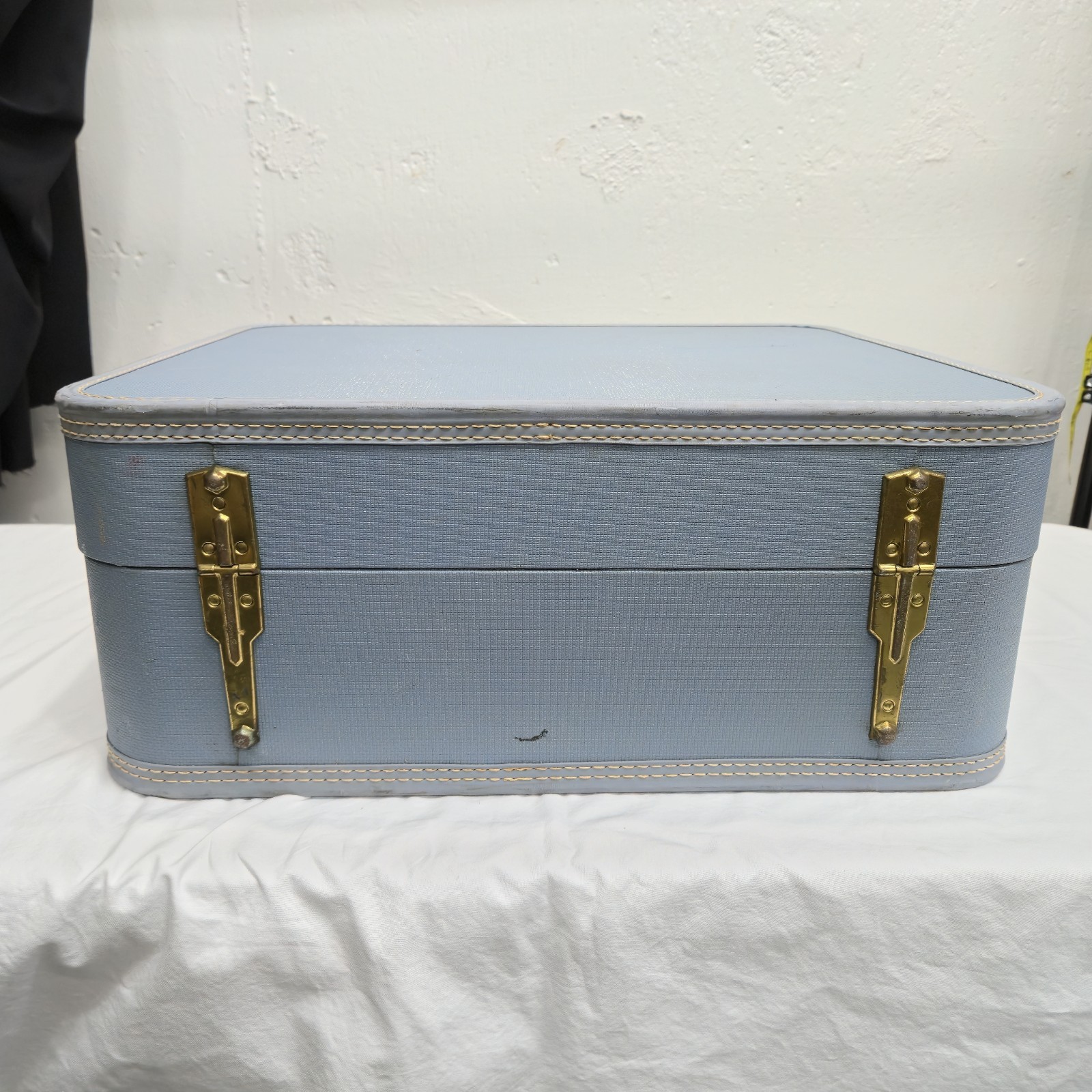 Vintage Lady Baltimore Garment Suitcase; Rust W/Rust Satin Inter; Hangers & Key