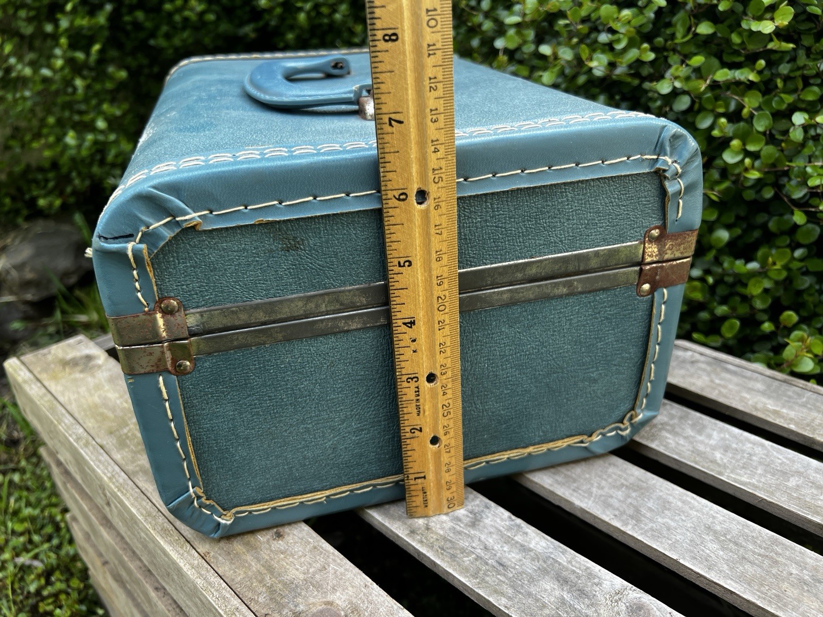 Vintage Mid 20th Century Train/ Makeup/Vanity/Travel Case Luggage Blue