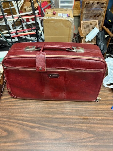 Retro Samsonite Cordoba II Suitcase – Burgundy Faux Leather – 1970s/80s, Vintage