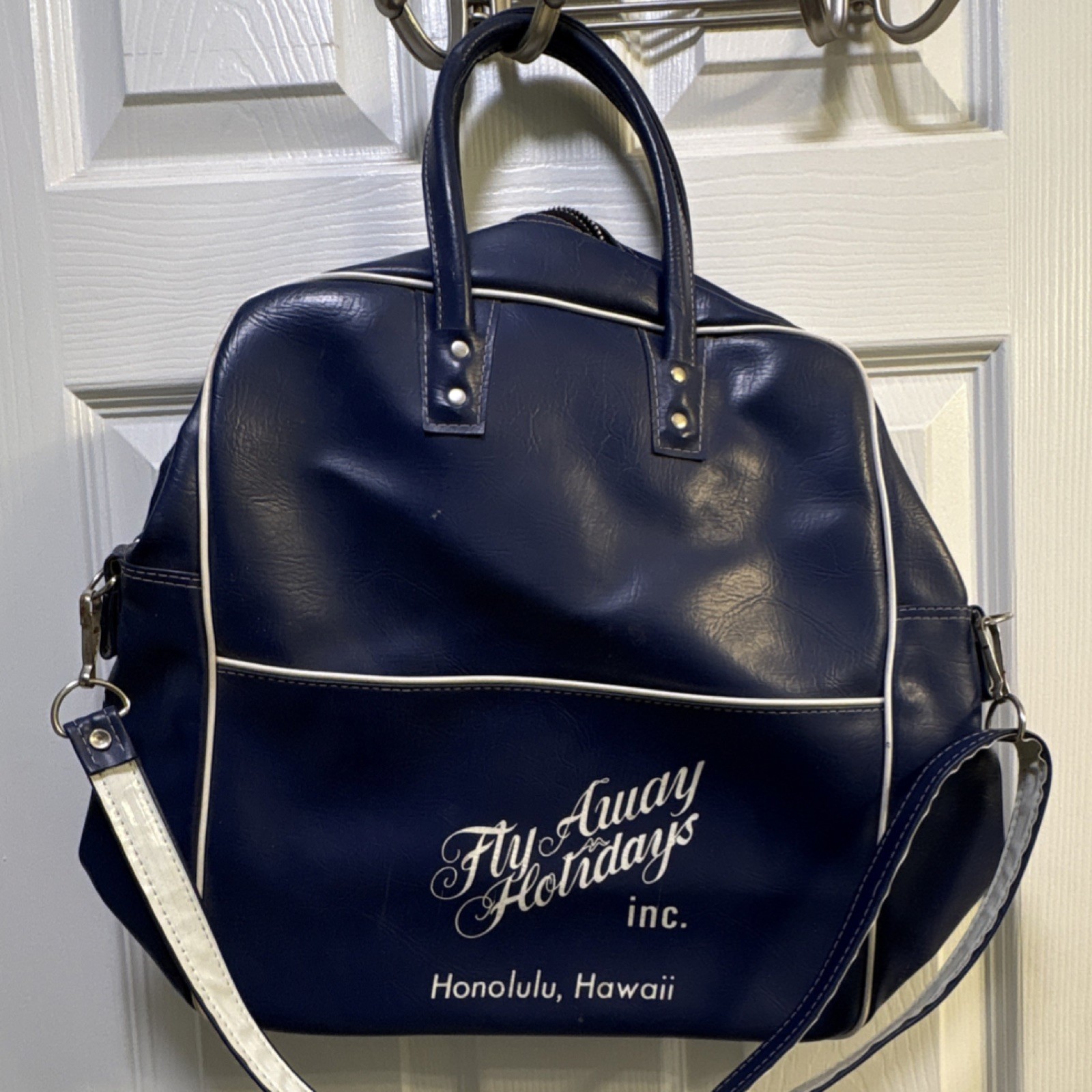 Fly Away Holidays Inc. 1970s Vintage Blue White Vinyl Travel Bag Honolulu Hawaii