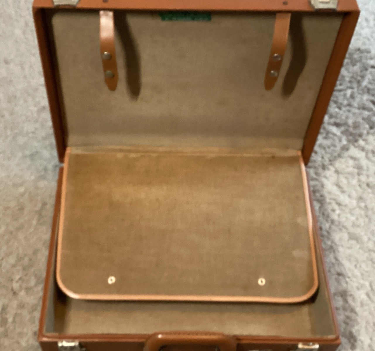 Travel Joy Brown Saddle Leather Train Case Brief Case Short Trip No Key