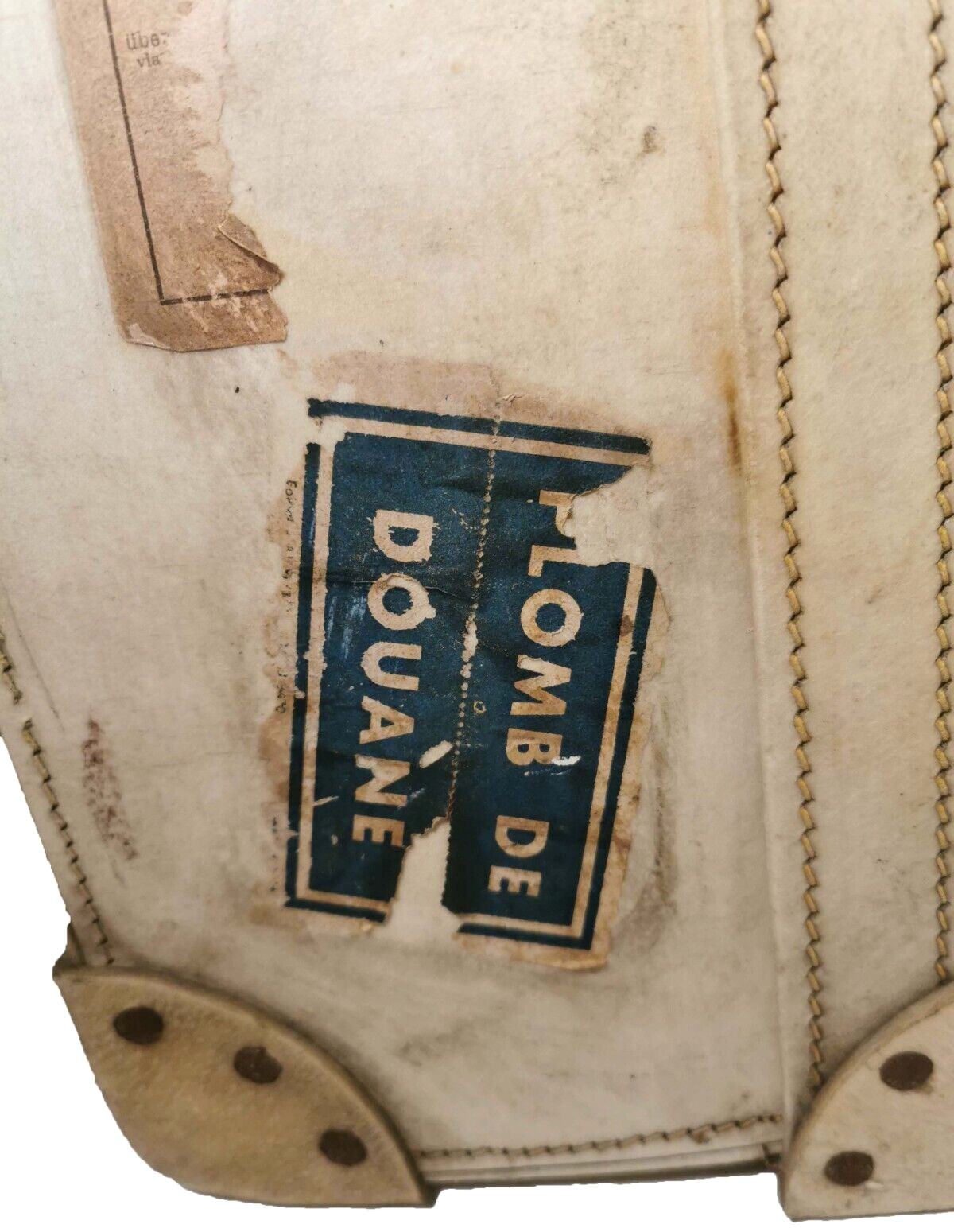 SCARCE 1920’S/30’S ANTIQUE HAND SEWN WHT LEATHER HARD SUITCASE W/TRAVEL STICKERS