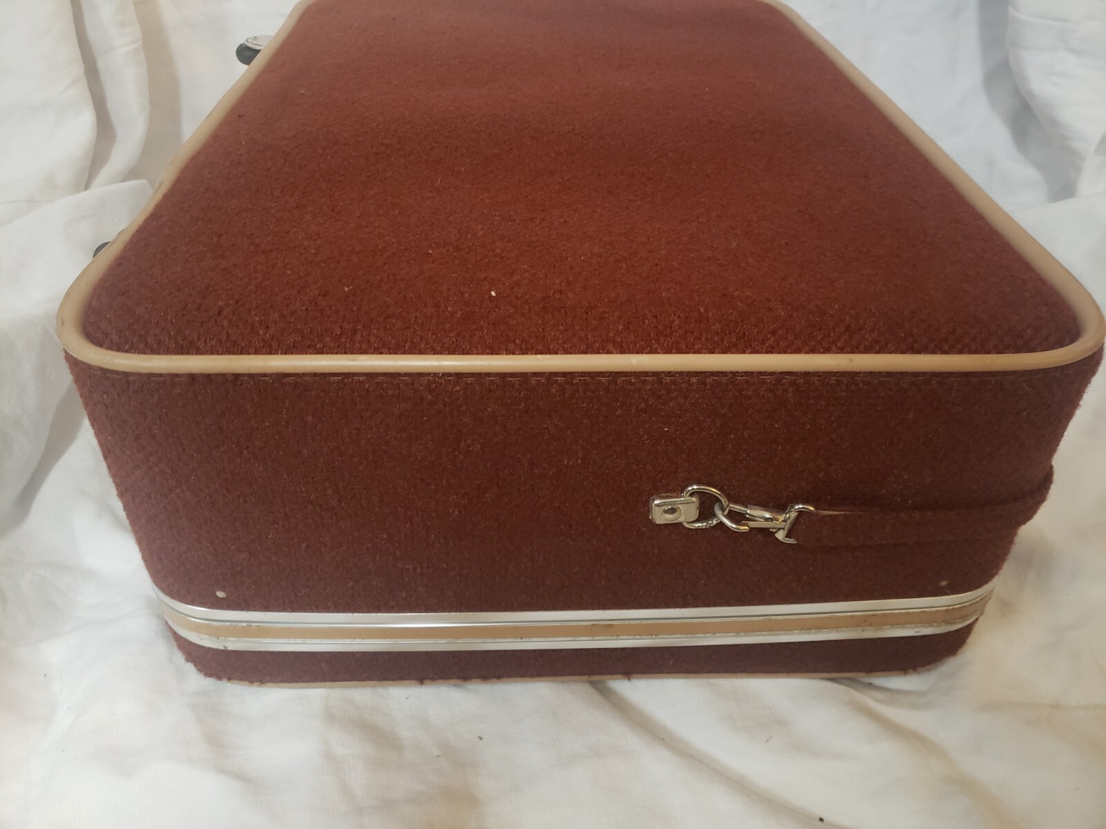 Vintage 1970’s Skyway Brown Tweed Large-Size Suitcase with Wheels