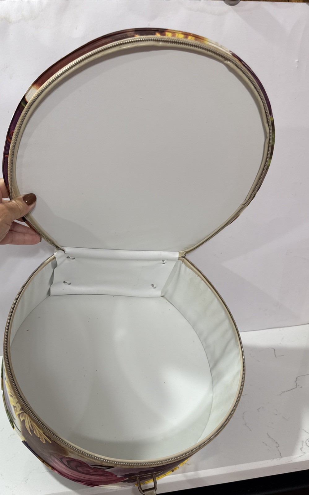 Vintage Vinyl Flowers Round Hat Box Travel Case Zipper Handle 1960s Vanity Tote