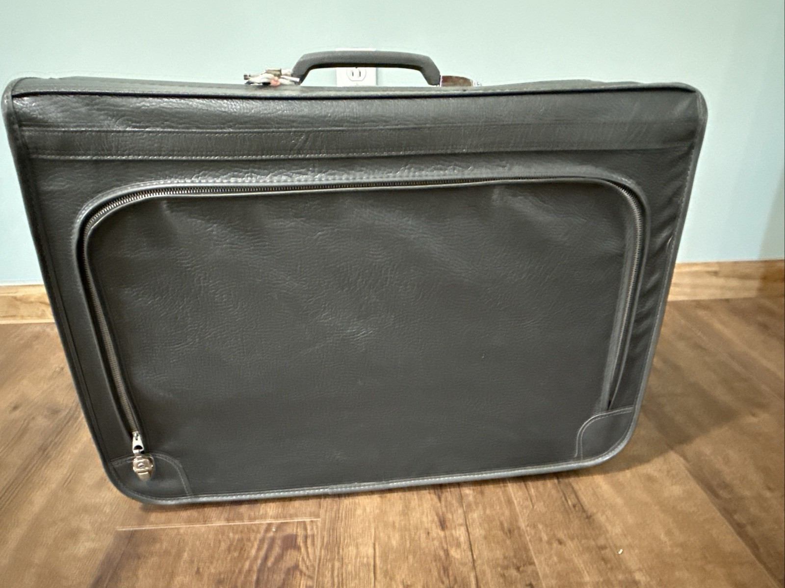 Vintage Starflite Black Leather Garment Bag W/hangers And Keys Luggage