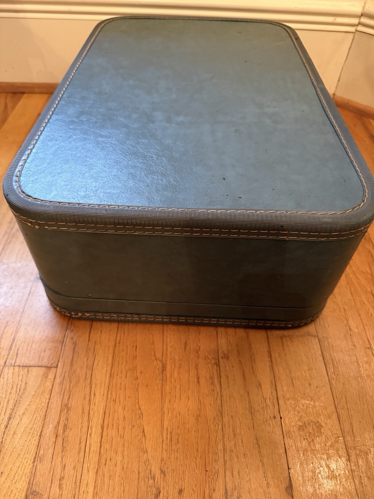 ROYAL Vacationer Luggage – Vintage Hard Shell Blue No Key