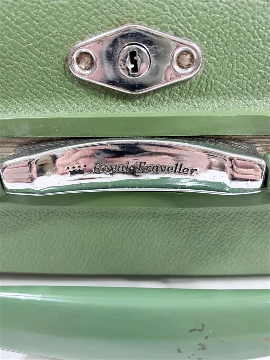 Vintage Green Royal Traveller Hard Shell Suitcase Luggage 17x22x7 – Mid Century