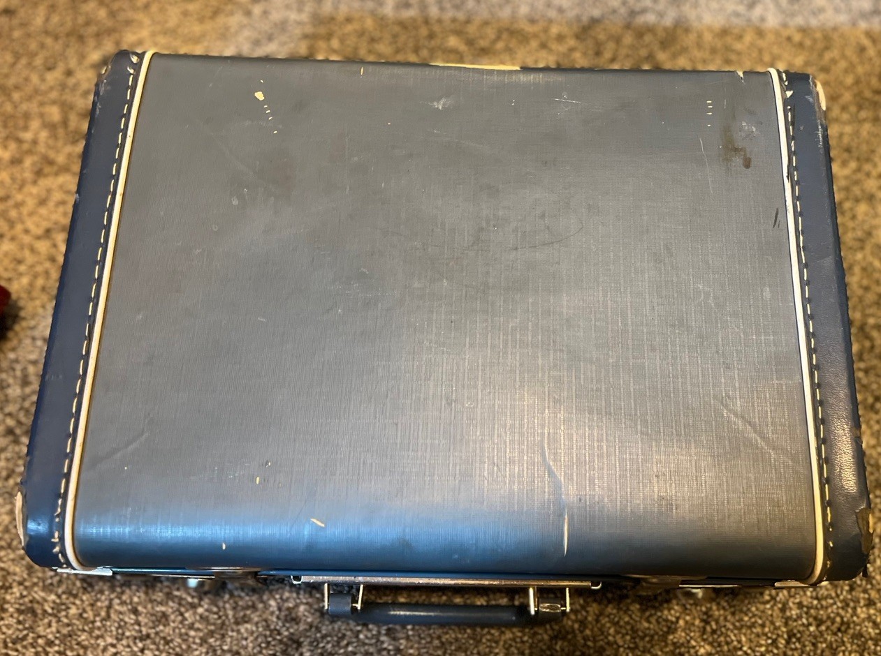 Neevel Space-Pac 50’s-60s Vintage small blue travel case snap lock 14”x9”x5”