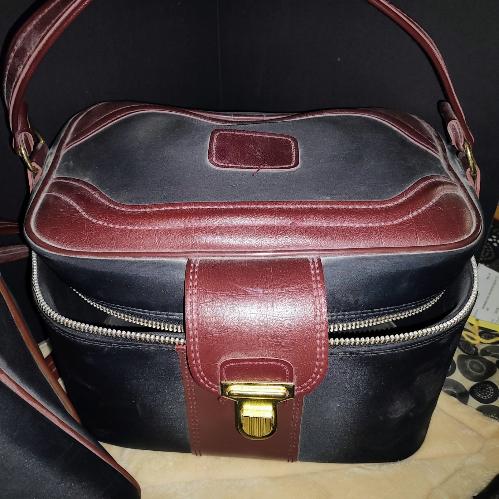 *VINTAGE SEARS* 1980 Travel/Train/Cosmetic Bag/Case #9801 Black/Maroon