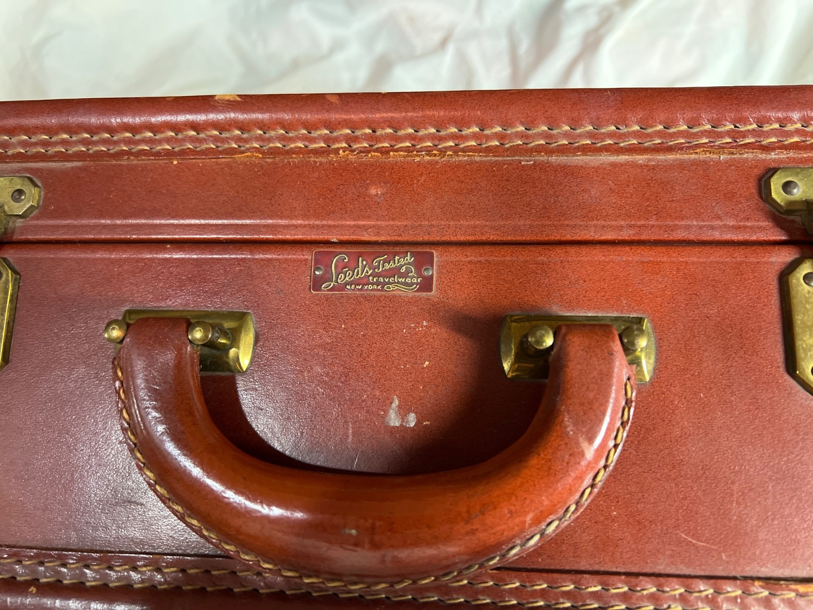 Rare! Vintage Leeds Tested Travelwear New York Suitcase Leather Shell