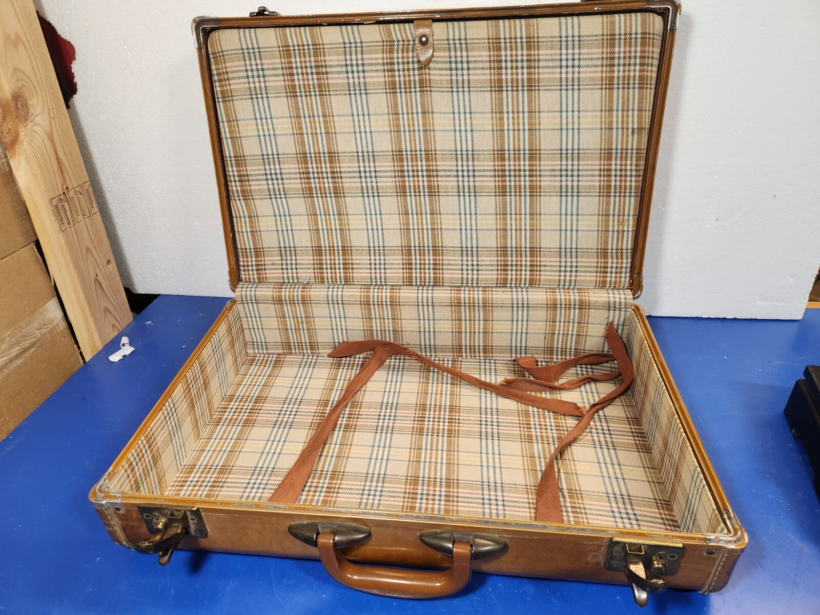 Vintage Samsonite Luggage 21″ No Key Latches Won’t Latch