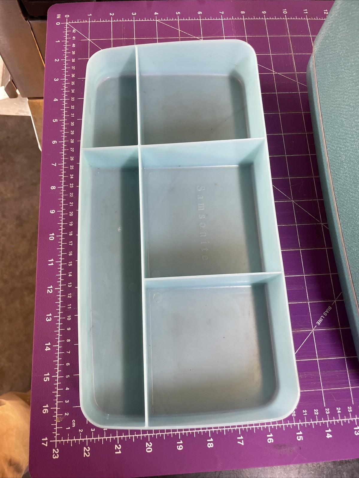 Vintage Royal Traveller Train Case Luggage Vanity Cosmetic Makeup W Tray Blue