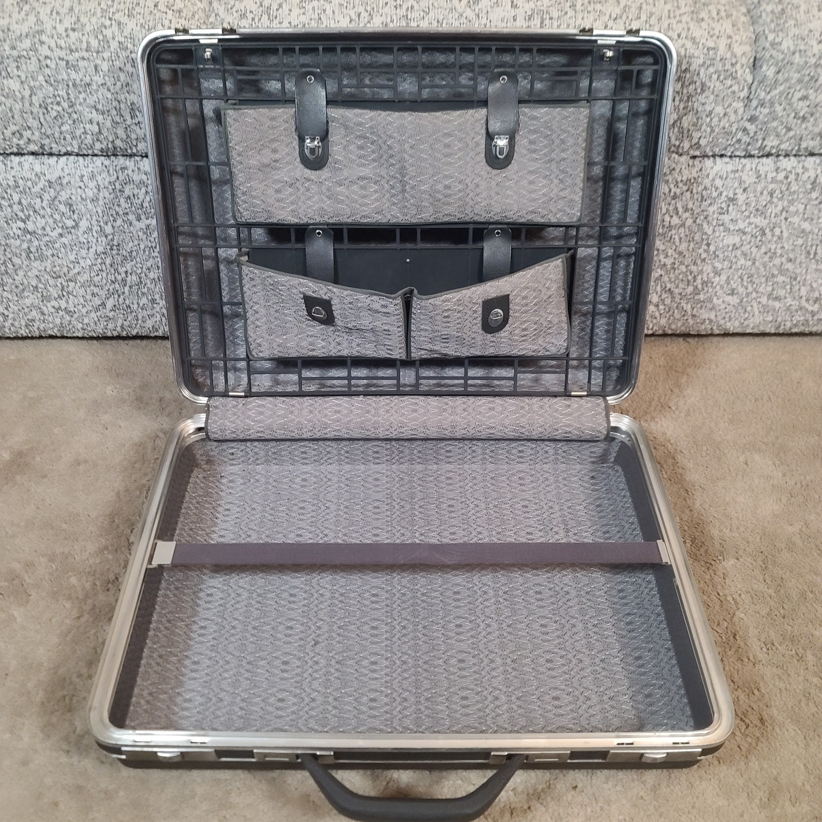 Vintage Sears Forecast Hard Shell Luggage Set w/Dividers Dark Gray No Keys