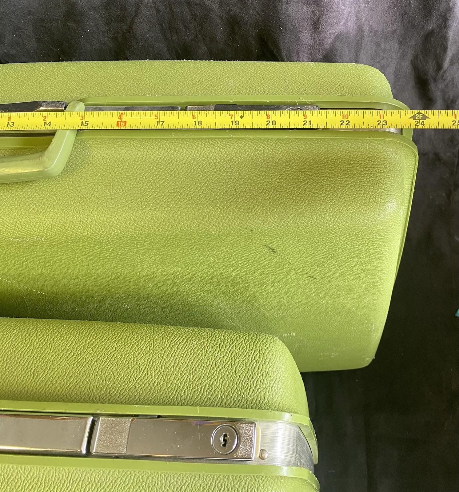 VTG Pair of Samsonite Saturn Avocado Lime Green Hard Shell 24” and 22″ Suitcases