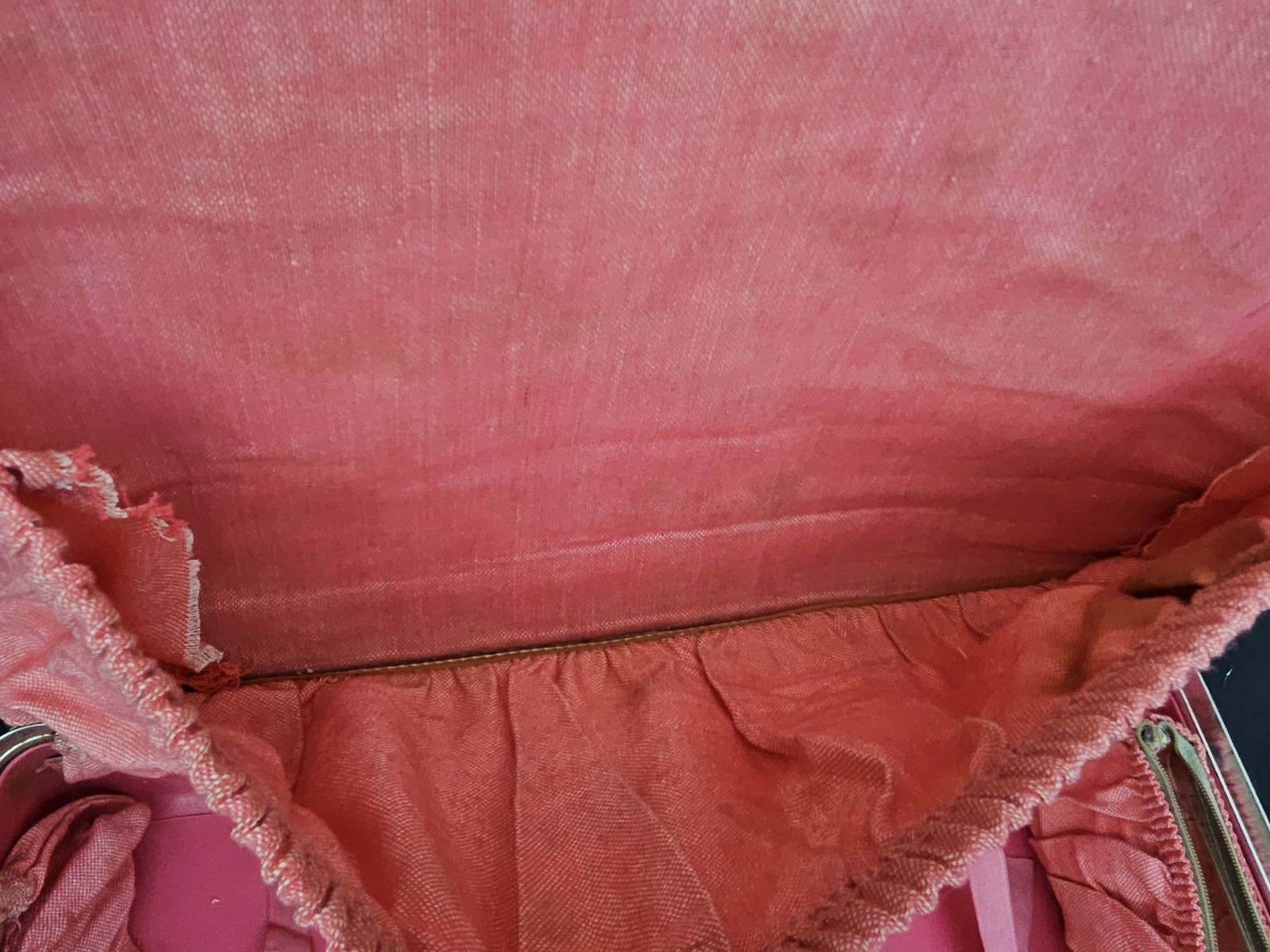 VTG Samsonite Saturn Barbie Hot Pink Suitcase Hard Shell 20x15x6″ w/key