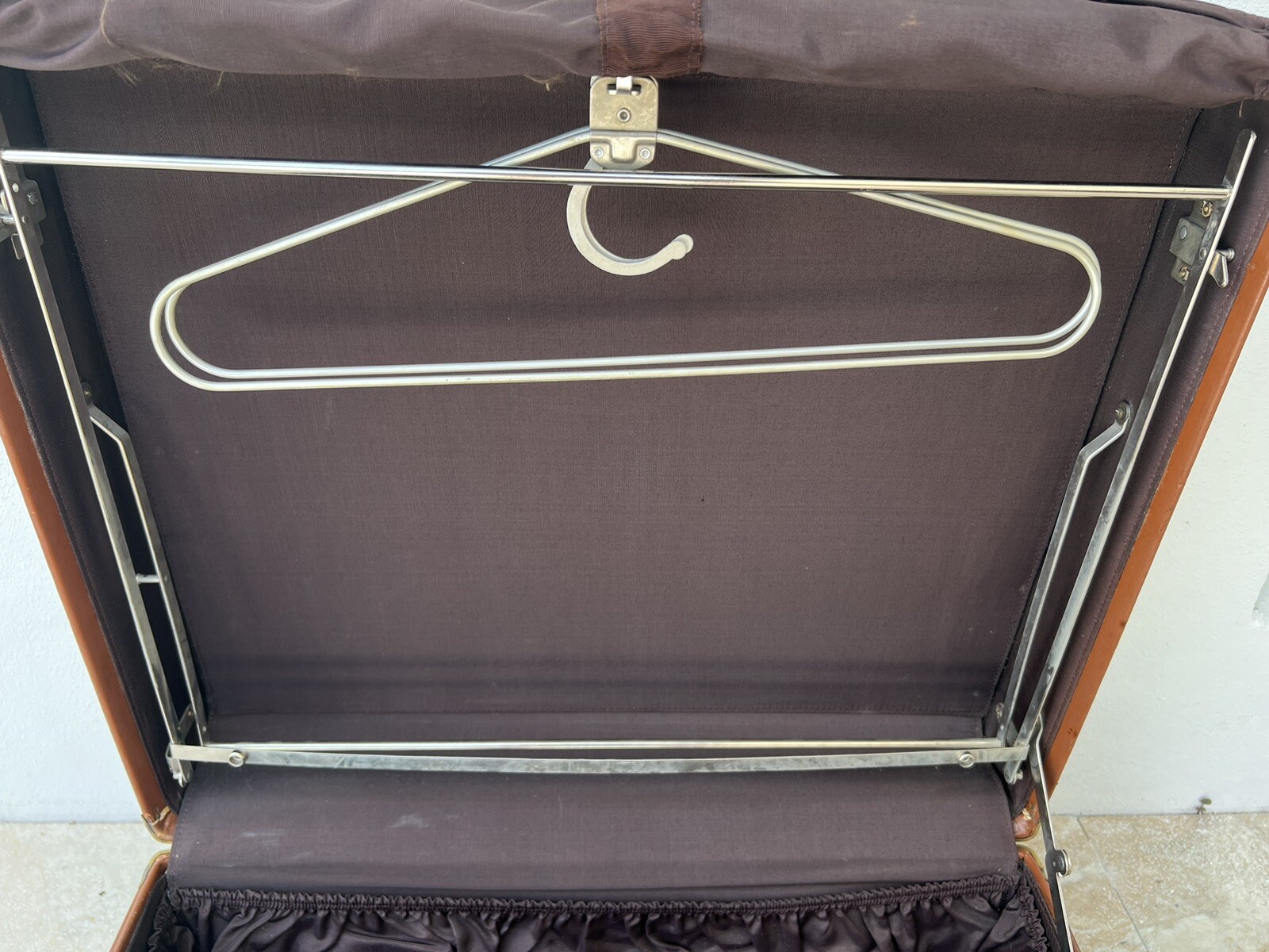 Leather Roebling Luggage Co. Suitcase Travel Display Prop Locks w/ Hangers RARE